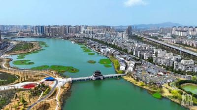 加快建成中部地区崛起的重要战略支点——访湖北省委书记王忠林