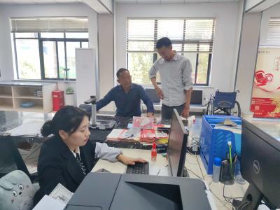 青峰镇：办事窗口“不打烊” 延时服务“暖人心”