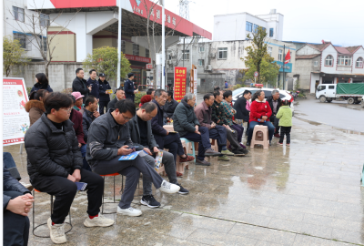 房县法院：巡回“公”审  助力生态环境保护 