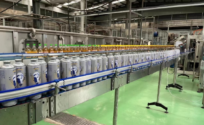 青峰镇：生产线上忙生产  青峰啤酒散芳香