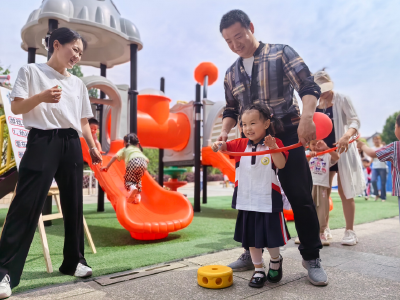 军店镇中心幼儿园：大手拉小手 快乐过六一