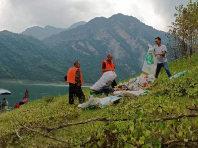 县古南河湿地局：开展“夏季攻势”全力“清水净湖”