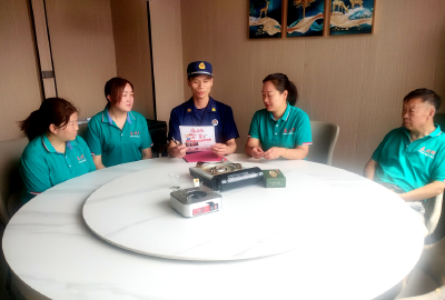 房县：消防宣传进餐厅“与食俱进”学消防