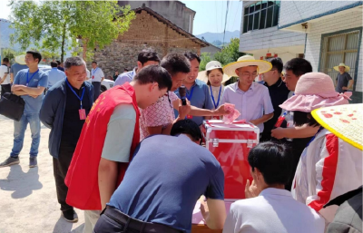 尹吉甫镇:共同缔造捐赠助力美好家园建