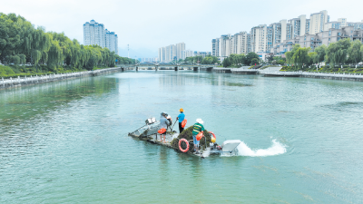 民间“河长”护河忙