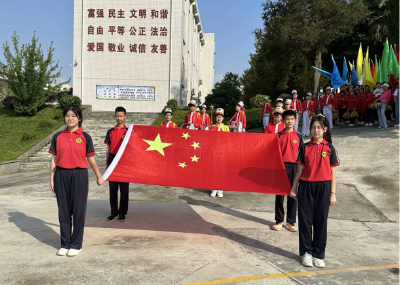 “活”力全开 当“燃”出彩——房县中坝乡中坝学校开展第九届体育节活动