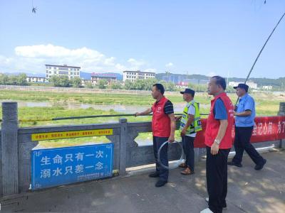 城关四中：多措并举筑牢防溺水“安全网”