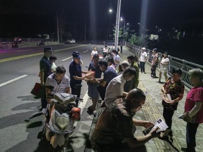 房县消防：夜间宣传“不打烊”增强群众安全感