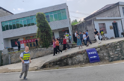 青峰镇：开展地质灾害应急演练，以“练”固“本”