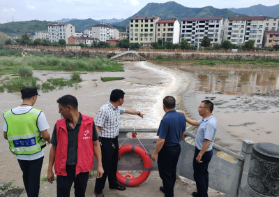 青峰镇："三步走"全力筑牢防汛"安全堤"