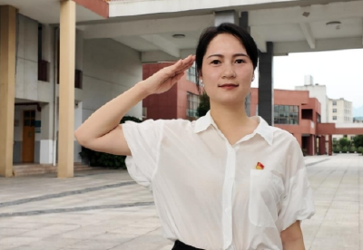 房县：退伍不褪色 换装不换心