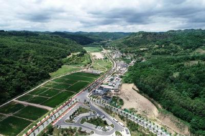 跨越600余公里，烈士亲人捧来了故乡的井水和泥土......