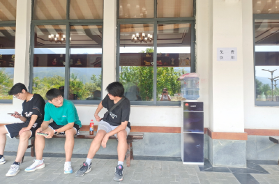 清凉又暖心！房县庐陵王酒庄铺设免费饮水点