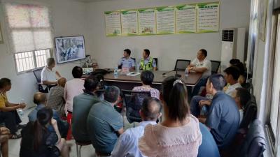 姚坪乡虎尾沟村：强化驾驶员警示教育安全