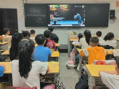 防火记心间，安全常相伴  —九道乡初级中学组织师生观看《典籍里的湖北消防》直播课