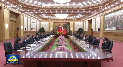 习近平同津巴布韦总统姆南加古瓦会谈