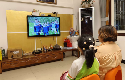 房县东城小学教联体：“开学第一课”播撒爱国主义种子