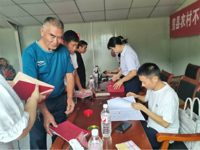 野人谷镇：不动产证送家门 法治保障安民心