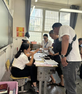 房县不动产登记中心：“三举措”䁔心护航“开学季”