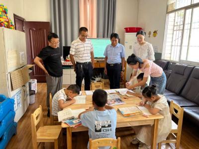 房县教育局到野人谷镇学校（园）检查指导开学工作