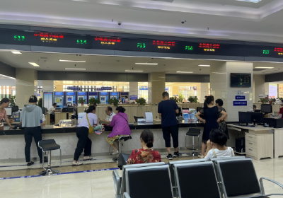 房县人社局：深化窗口打造 服务提质增效