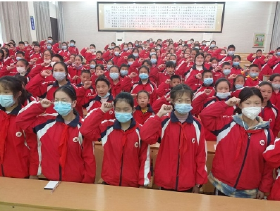 房县实验小学：用心呵护  健康同行