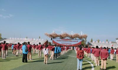 房县思源实验学校：开展防踩踏安全警示专题教育