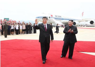 习近平同朝鲜最高领导人金正恩就中朝建交75周年互致贺电