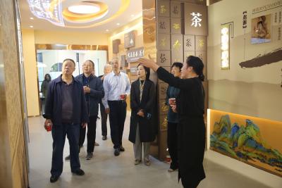 县人大常委会机关开展重阳节活动