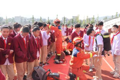 房县思源实验学校：开展应急科普暨防灾减灾科普知识教育活动