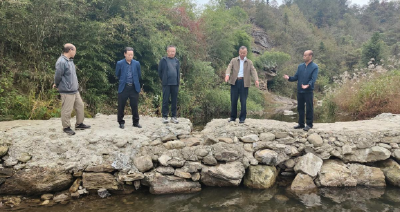 县中医院：深入对口帮扶村开展调研帮扶