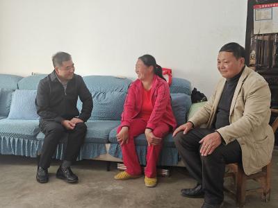 房县人社局：赴驻村工作队调研指导乡村振兴工作