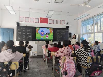 野人谷学校：听评绽风采 研思共成长