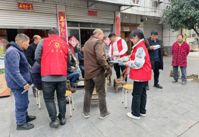 尹吉甫镇：普法“接地气” 宣传“润民心”