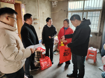 房县：驻村干部送温暖 节前慰问暖人心