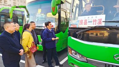 春运第一天 省交通厅调研组检查指导我县交通工作