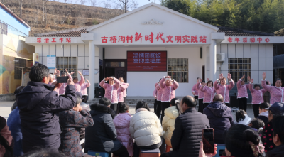 房县：多彩活动迎新春  幸福年味满社区