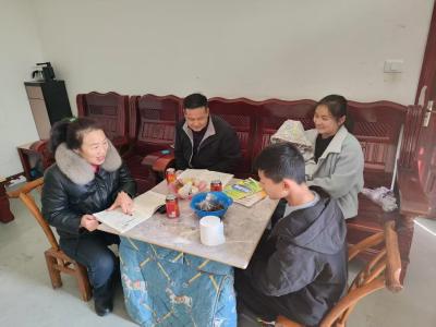 城关四中：家访架起连心桥  共筑学生成长路