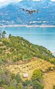 一支山区“飞手”服务队年运农产品80万吨——秭归无人机产业重构山区农业新图景