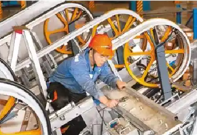 黄冈从农业唱主角到工业挑大梁