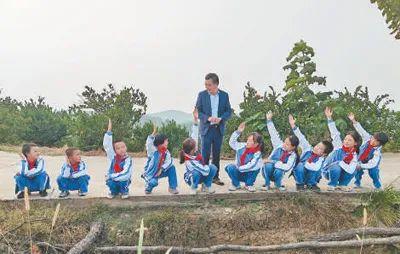刚刚，人民日报点赞这个十堰人！