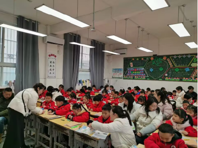 房县实验小学：开展数学教研活动 探索大单元教学新模式