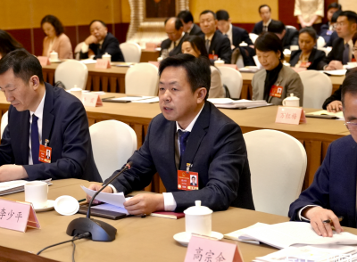 这么多中外记者为何把镜头对准了湖北？