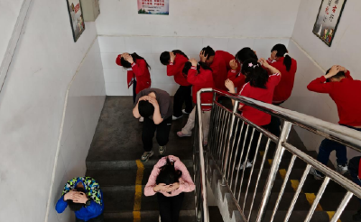 姚坪小学：以练筑防  守护校园安全生命线