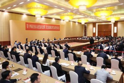 湖北代表团开放团组会上，77家中外媒体最关心什么？