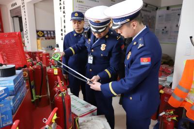 房县消防救援大队联合市场监督管理局开展“3·15”消防产品质量监督检查