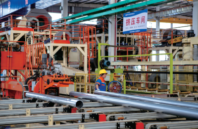 号角催征耕沃土 战鼓擂动启新章 ——房县2025年一季度经济发展回眸