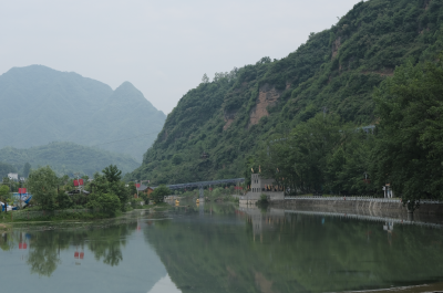 践行“两山”理念，助推产业“蝶变”