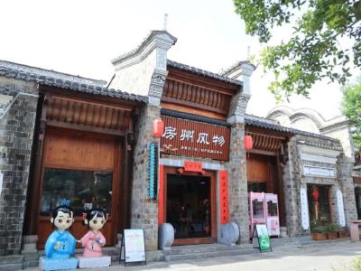 谢晓鸣在全县优化营商环境会议上强调：奋力打造营商环境标杆城市 为支点建设贡献房县力量