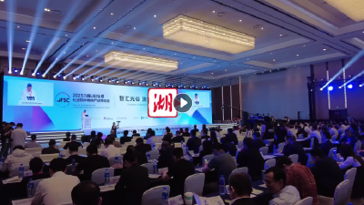我们乘坐在一条命运与共的大船上